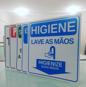 PLACA DE PVC Polietileno    Corte Reto 